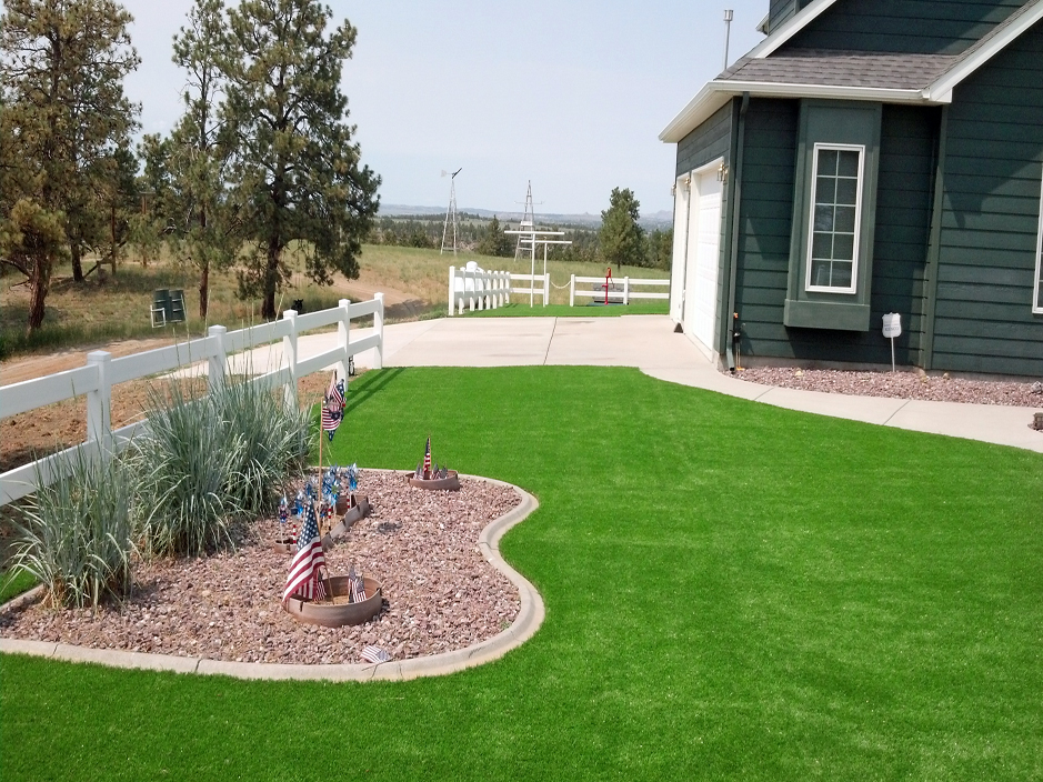 How To Install Artificial Grass Gold Bar, Washington Gardeners, Front Yard
