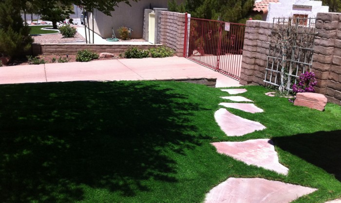 Synthetic Grass for Landscape Lawns Washington